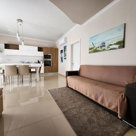 Riviera Holiday Apartments - Seafront - Wifi Марсаскала Екстериор снимка