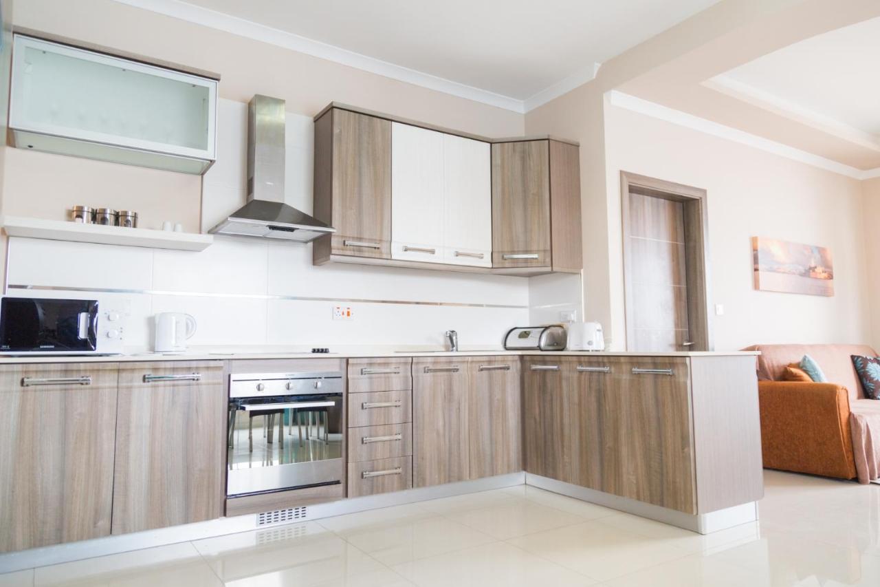 Riviera Holiday Apartments - Seafront - Wifi Марсаскала Екстериор снимка