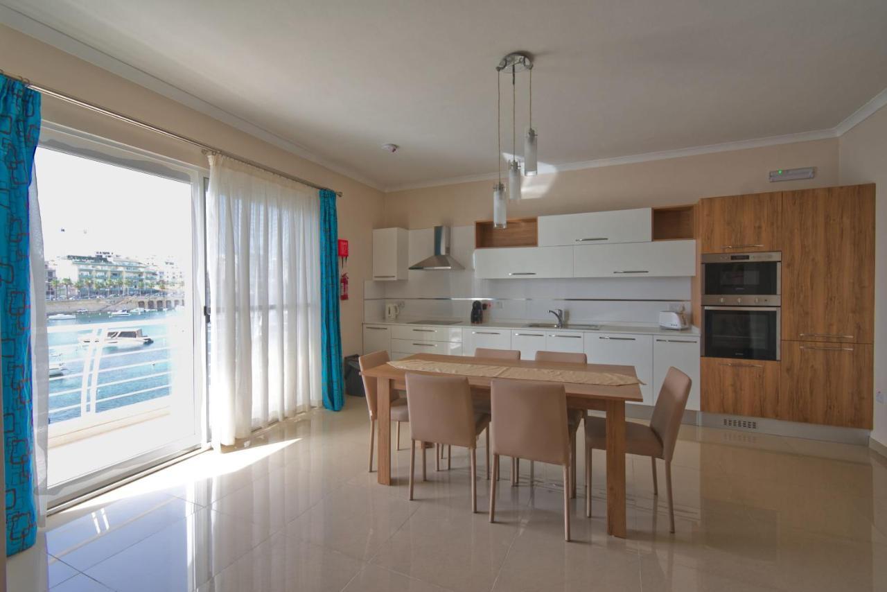 Riviera Holiday Apartments - Seafront - Wifi Марсаскала Екстериор снимка