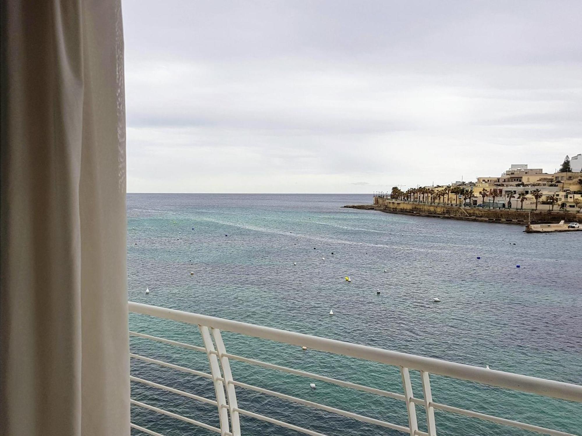 Riviera Holiday Apartments - Seafront - Wifi Марсаскала Екстериор снимка