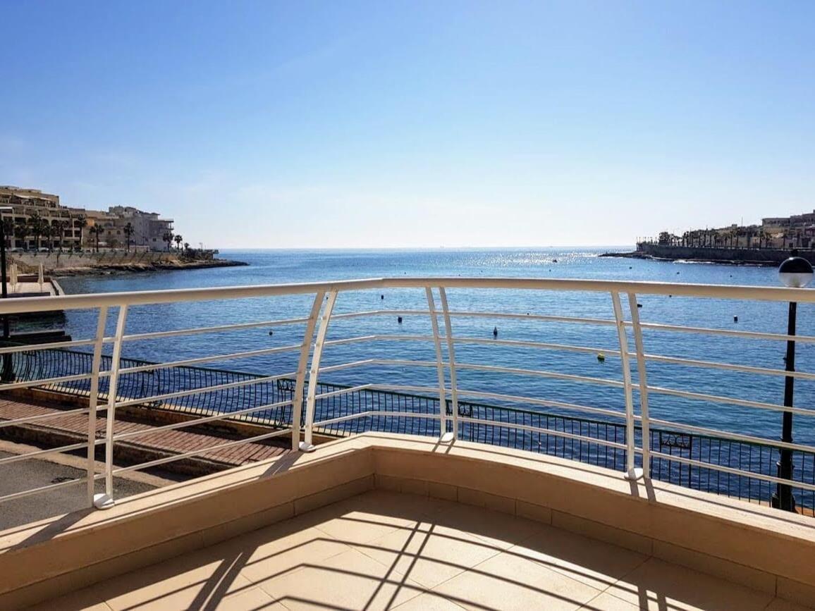 Riviera Holiday Apartments - Seafront - Wifi Марсаскала Стая снимка