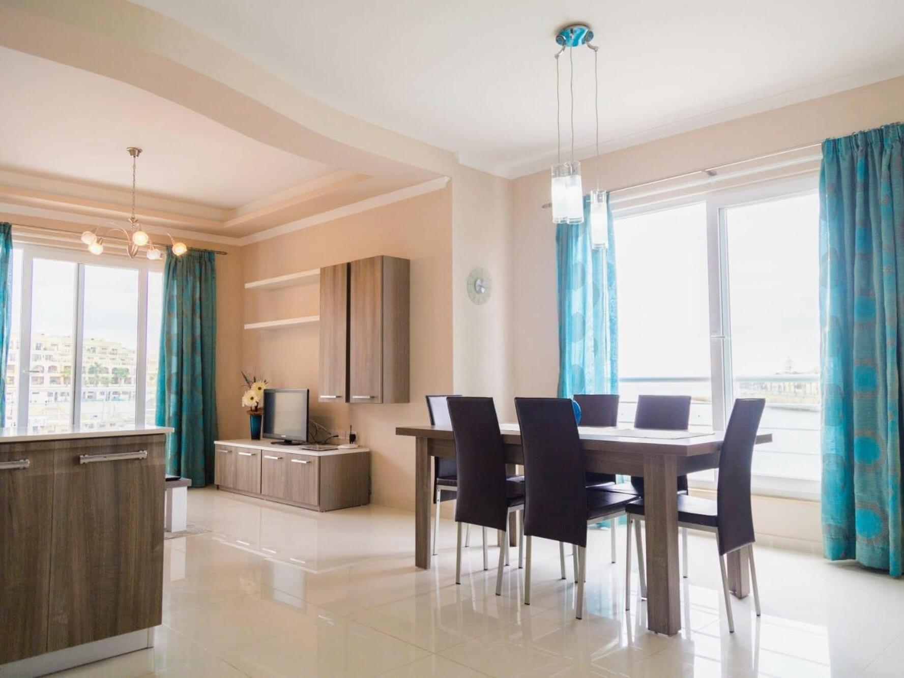 Riviera Holiday Apartments - Seafront - Wifi Марсаскала Стая снимка