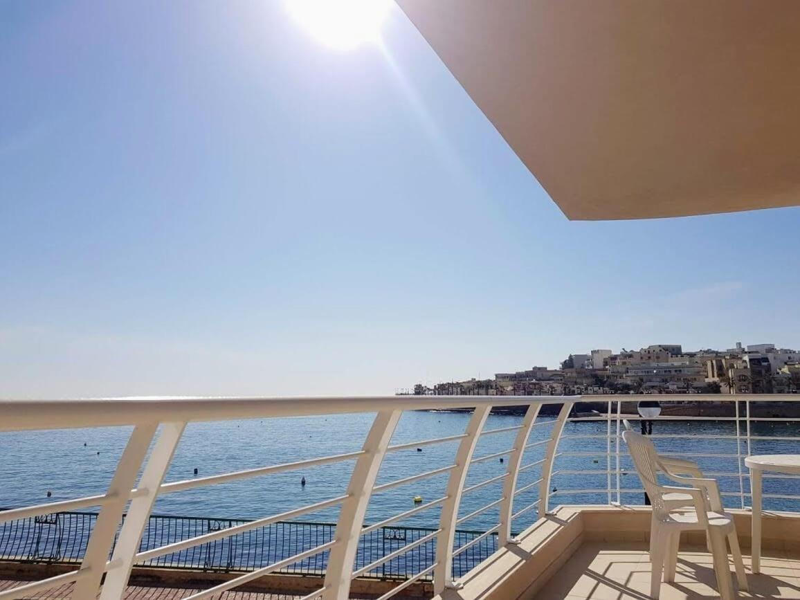 Riviera Holiday Apartments - Seafront - Wifi Марсаскала Стая снимка