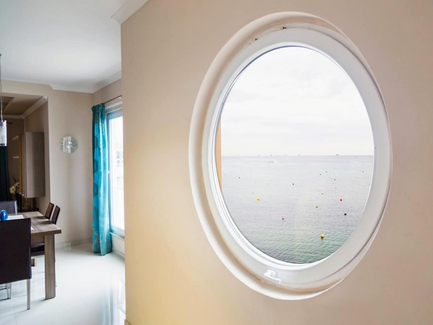 Riviera Holiday Apartments - Seafront - Wifi Марсаскала Стая снимка