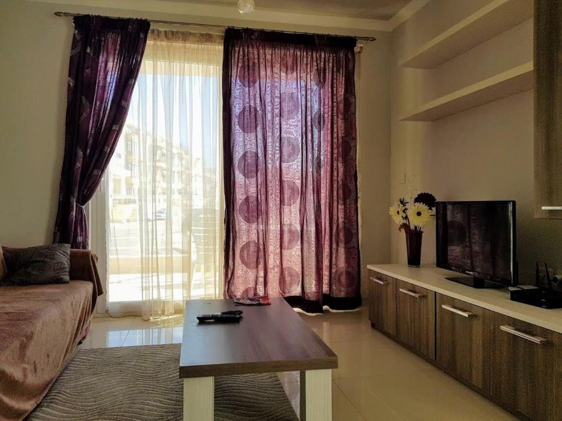 Riviera Holiday Apartments - Seafront - Wifi Марсаскала Стая снимка